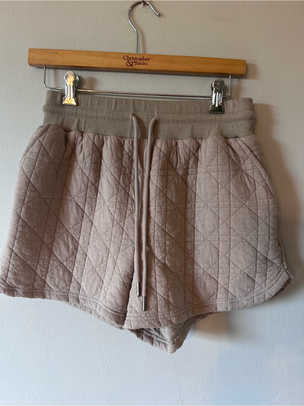 entro Quilted Drawstring Athletic Shorts in Taupe